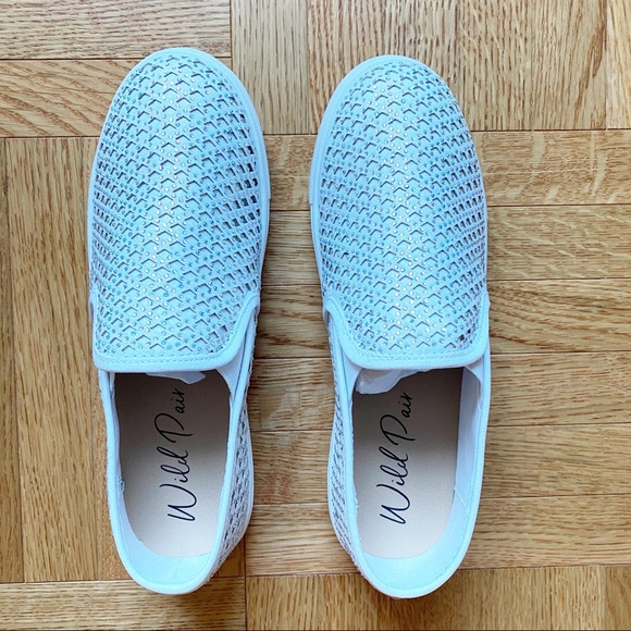 Wild Pair Eidyth Rhinestone Slip-On Platform Sneakers Glam White 6 NIB - Picture 2 of 12